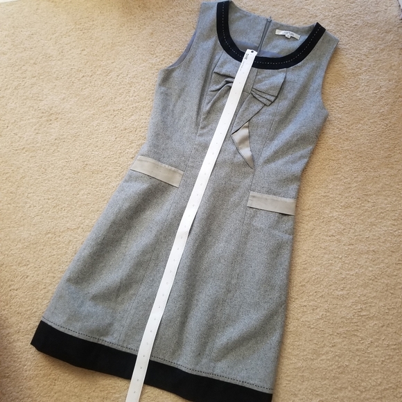 Chic Line Gray Dress with Bow Accent - Picture 5 of 8